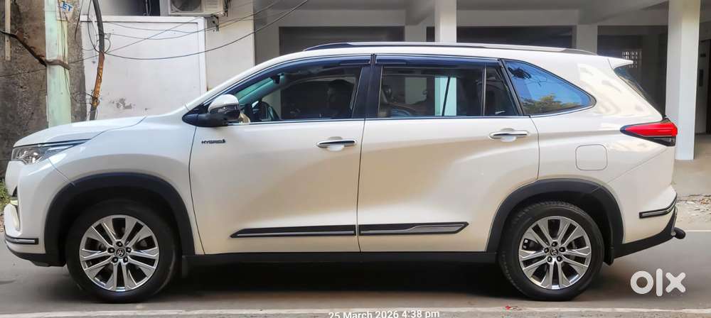 Toyota Innova Hycross 2.0 Zx (o) Hybrid 7 Str, 2024, Diesel