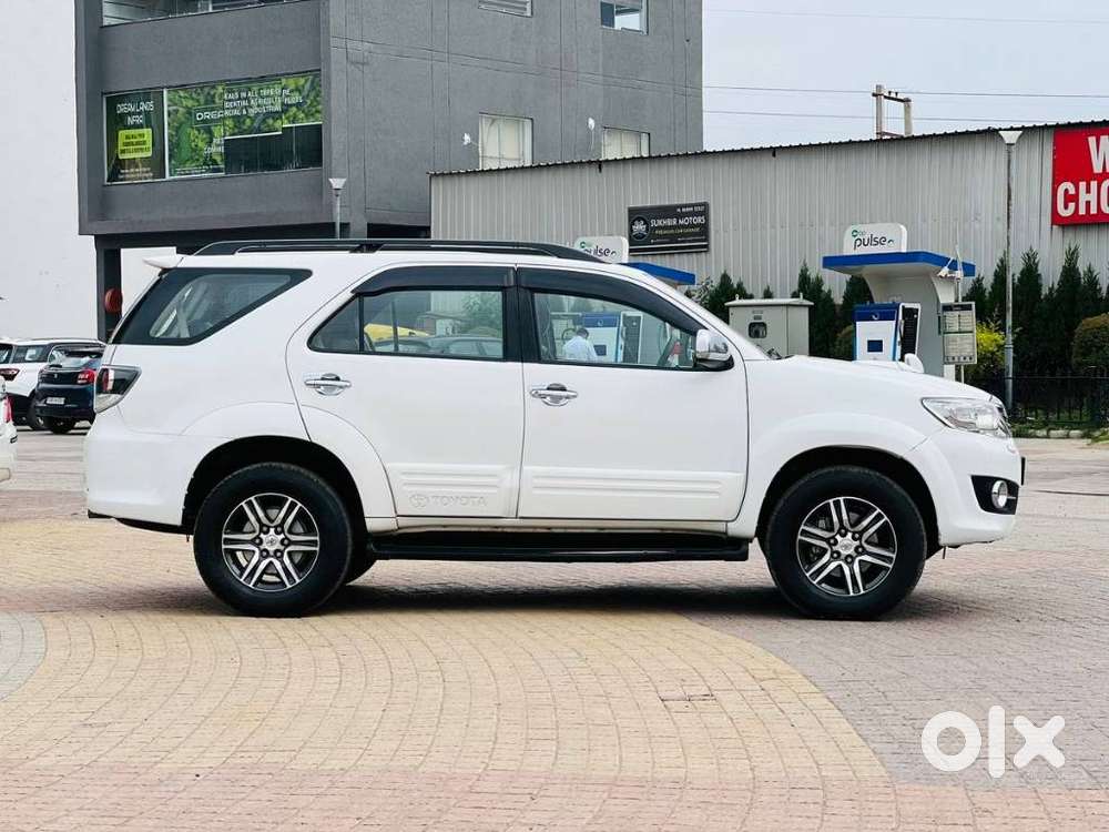 Toyota Fortuner 3.0 4x4 Anniversary Edition Mt, 2011, Diesel