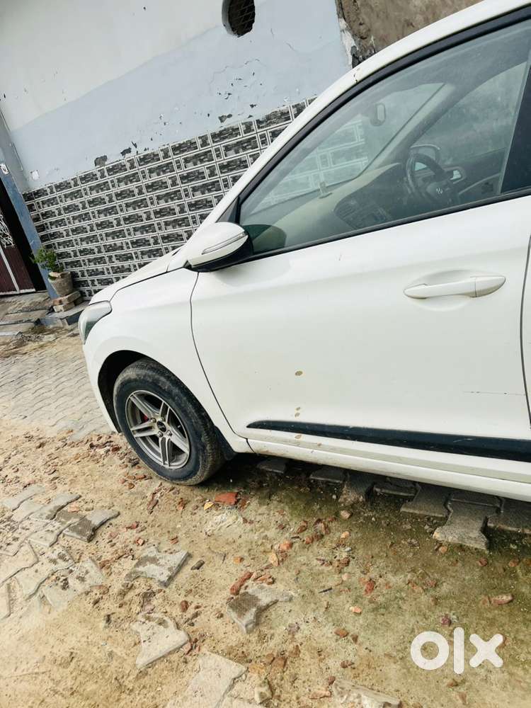Brand New Condition Withe Aloy Wheels 1 Onwner 2032 Tk Valid Hai