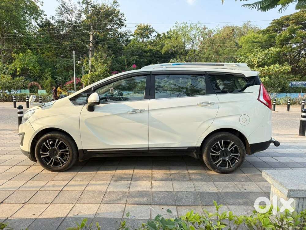 Mahindra Marazzo M8 Top End