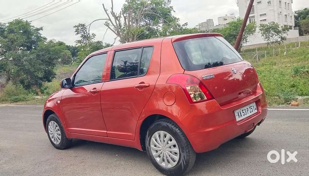 Maruti Suzuki Swift Lxi Bsiv, 2010, Petrol