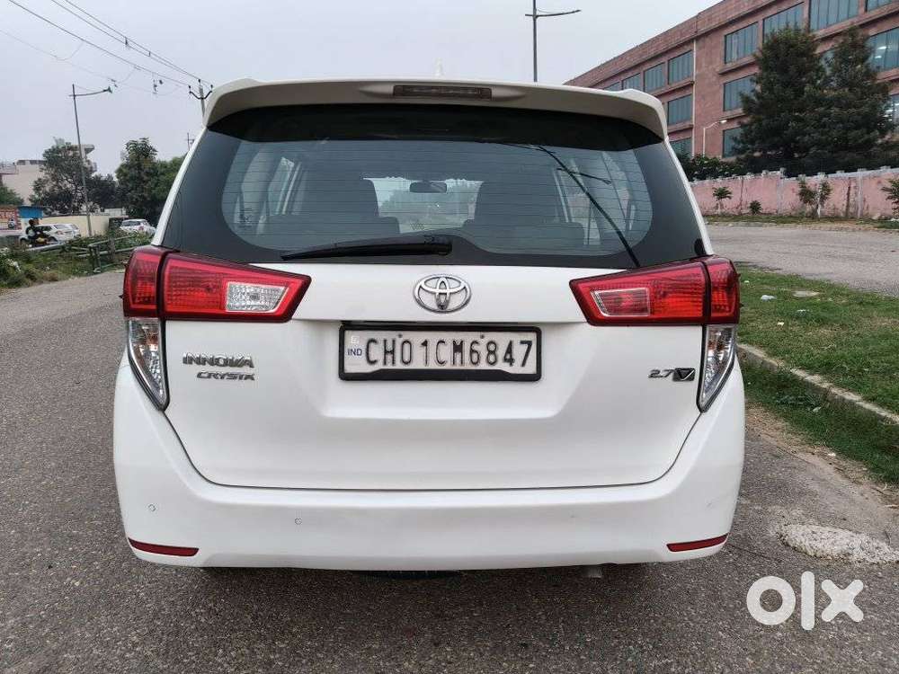Toyota Innova Crysta 2.7 V, 2022, Petrol