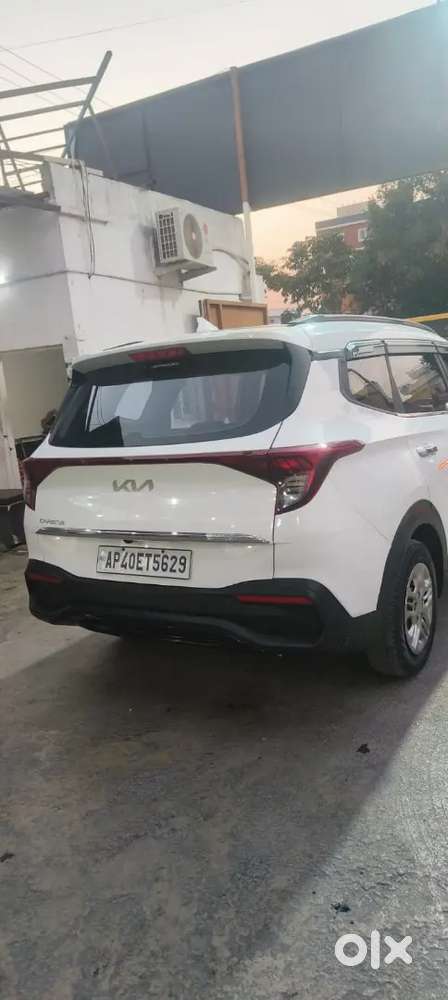 Kia Carens 2024 Petrol Well Maintained