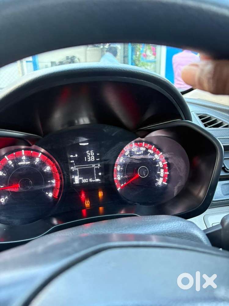 Mahindra Xuv300 2022 Petrol Well Maintained