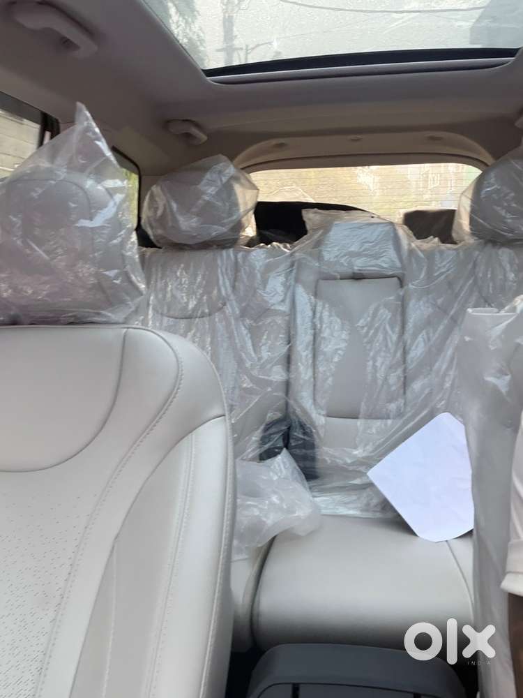 Mahindra Xuv700 Petrol 2025