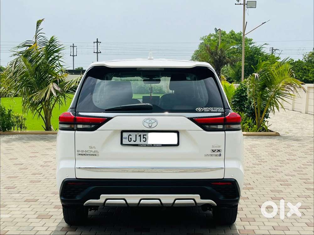 Toyota Innova Hycross 2.0 Vx (o) Hybrid 7 Str, 2023, Petrol