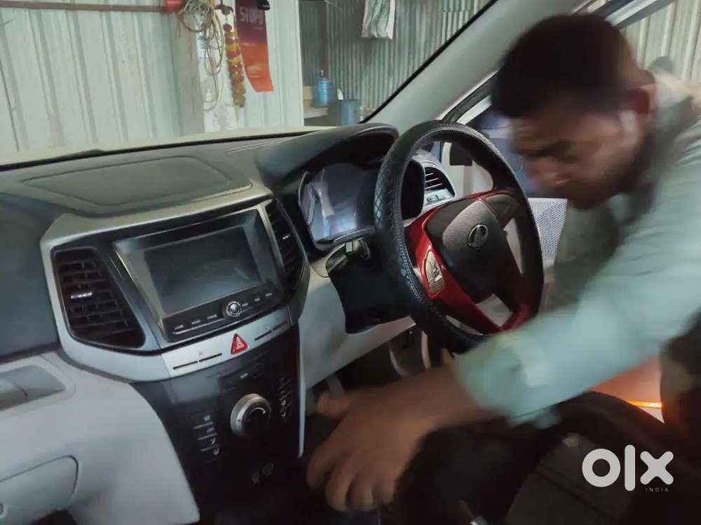 Mahindra Xuv300 1.2 W6 2019