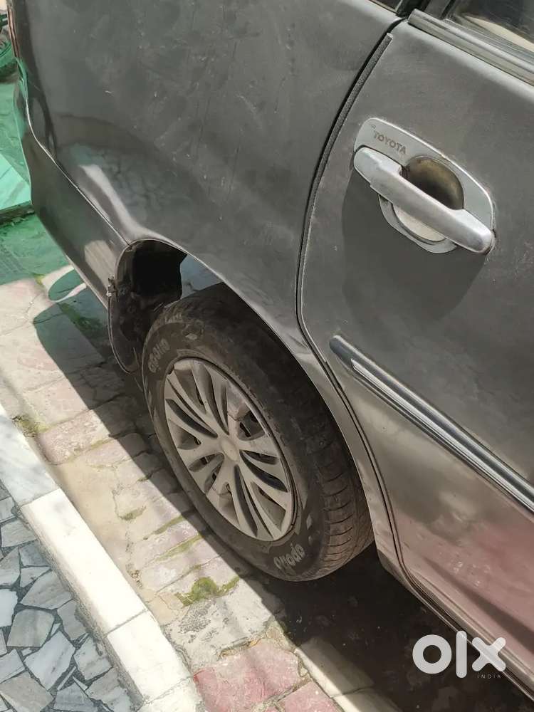 Toyota Innova Car