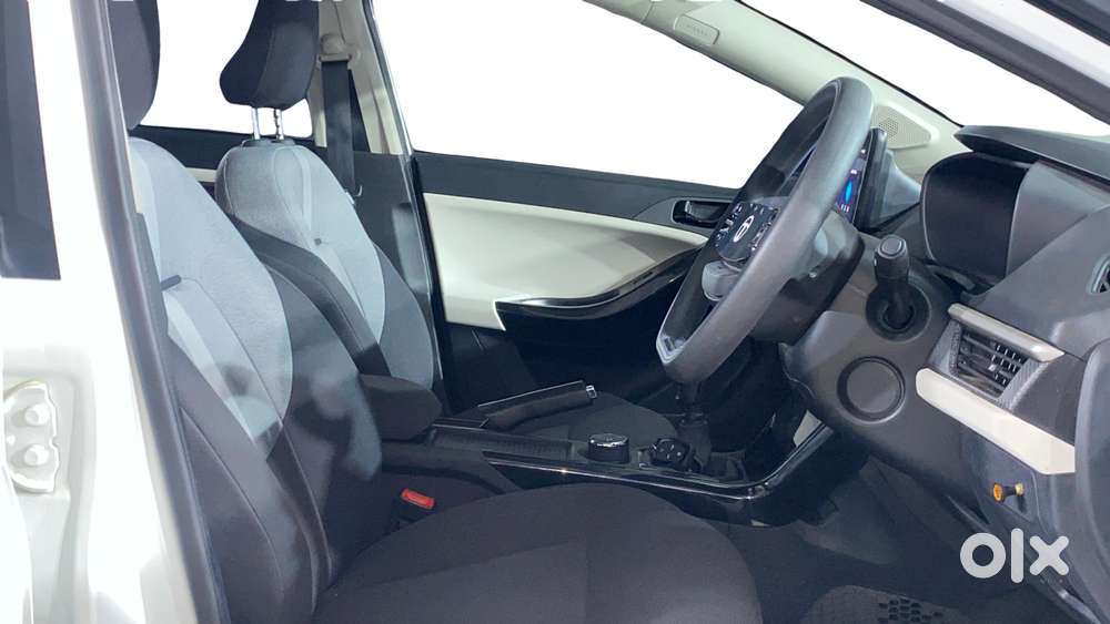 Tata Nexon Creative Plus 1.2 Revotron Petrol 6 Mt, 2025, Petrol