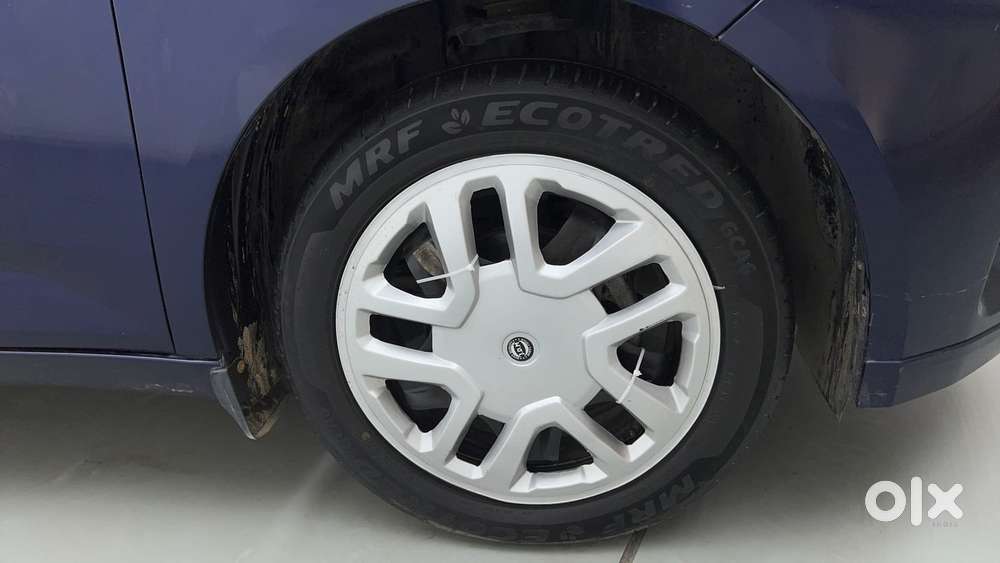 Tata Altroz 1.2 Xza Petrol Dct, 2025, Petrol