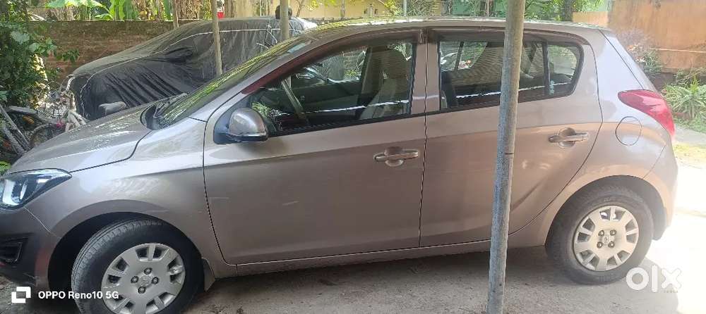 Hyundai I20 2014 Petrol 32000 Km Driven Urgent Sell