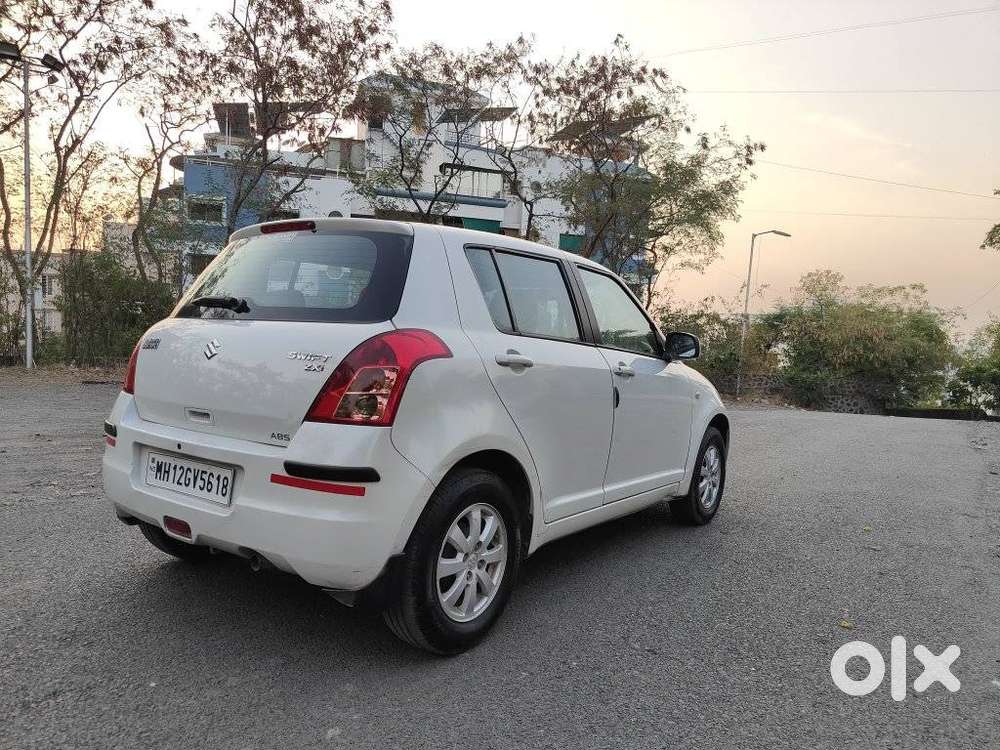 Maruti Suzuki Swift Vxi 1.2 Abs Bs-iv, 2011, Petrol