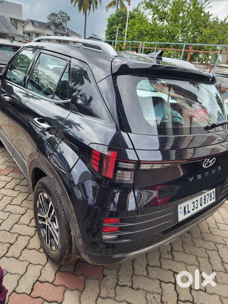 Hyundai Venue Petrol 2024