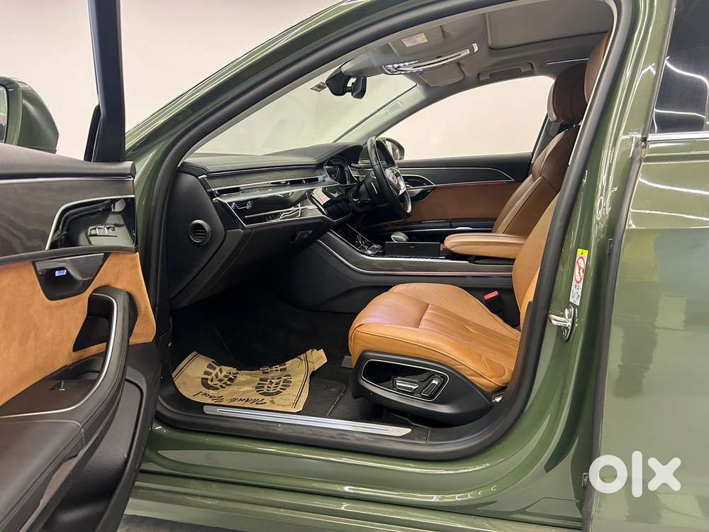 Audi A8 L Technology, 2022, Petrol