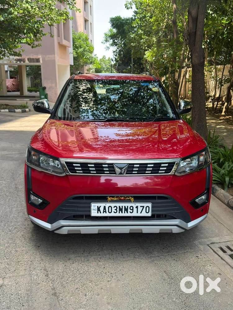 Mahindra Xuv 300 2022 Petrol Amt - 35600 Km Driven