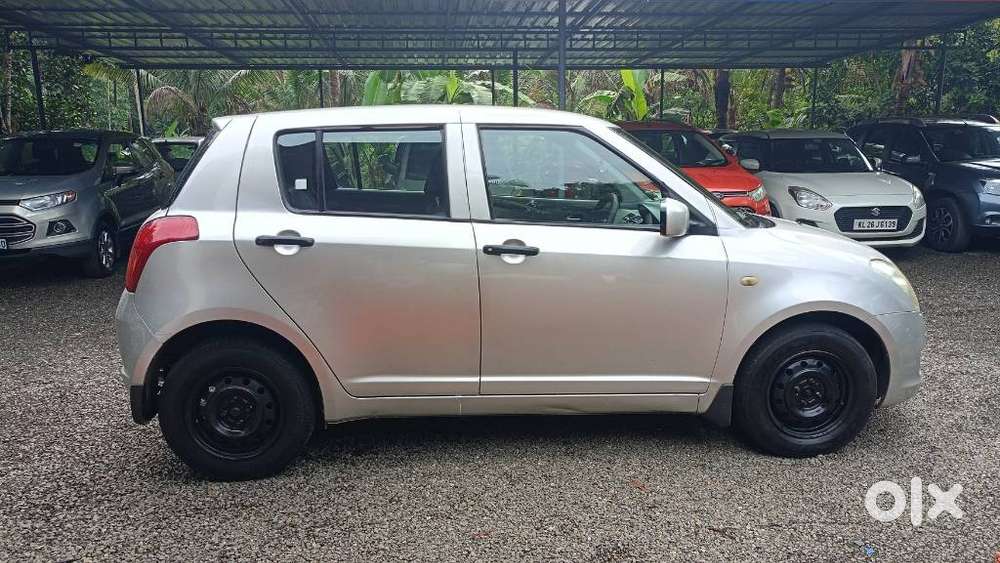 Maruti Suzuki Swift Lxi Bsiv, 2006, Petrol