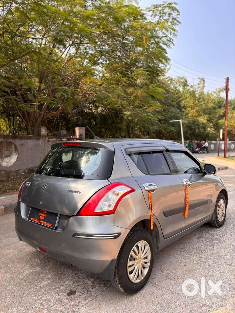 Maruti Suzuki Swift Vxi Optional, 2016, Petrol