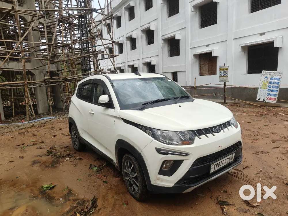 Mahindra Kuv 100 K8 Top Model With Alloy Wheels And Double Arm Rest
