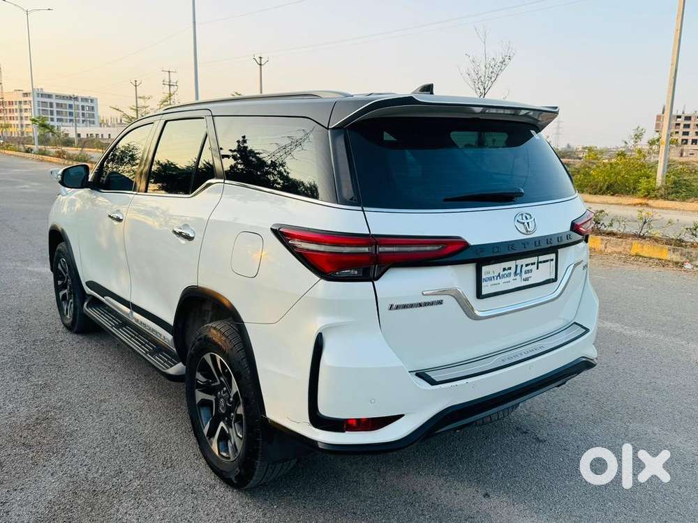 Toyota Fortuner Legender 4/4 At Full Mint Condition Complete Showroom