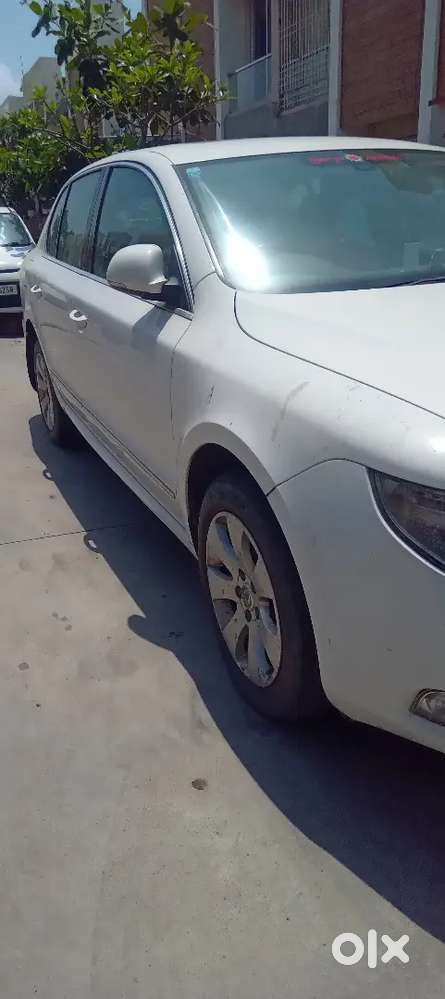 Skoda Superb 2011