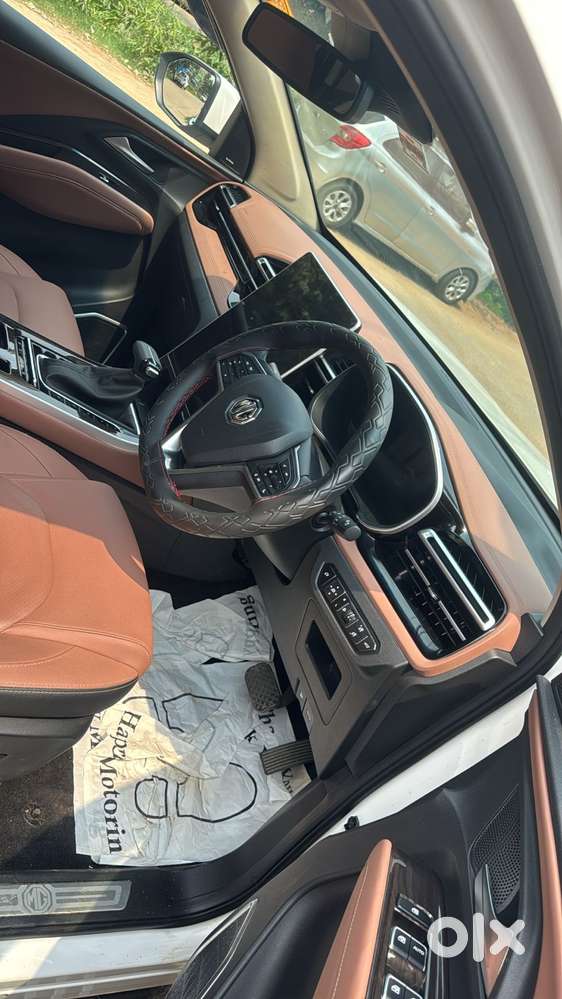 Mg Hector Plus Savvy Pro 1.5 Turbo Petrol Cvt 6 Str, 2023, Petrol