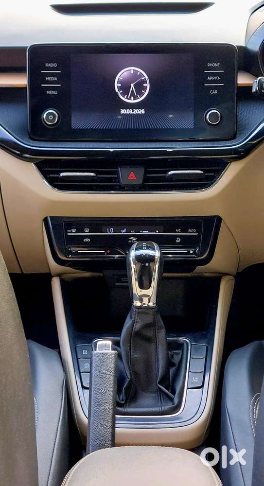 Skoda Slavia 1.0 Tsi Style At, 2023, Petrol