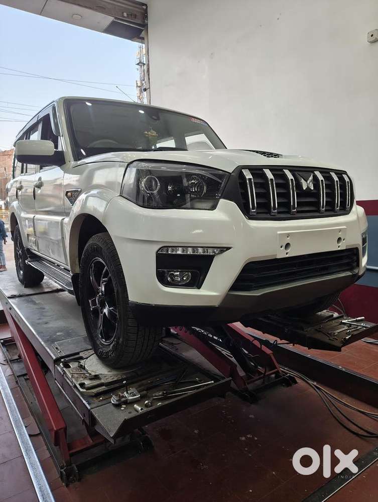 Mahindra Scorpio 2016 Diesel Well Maintained