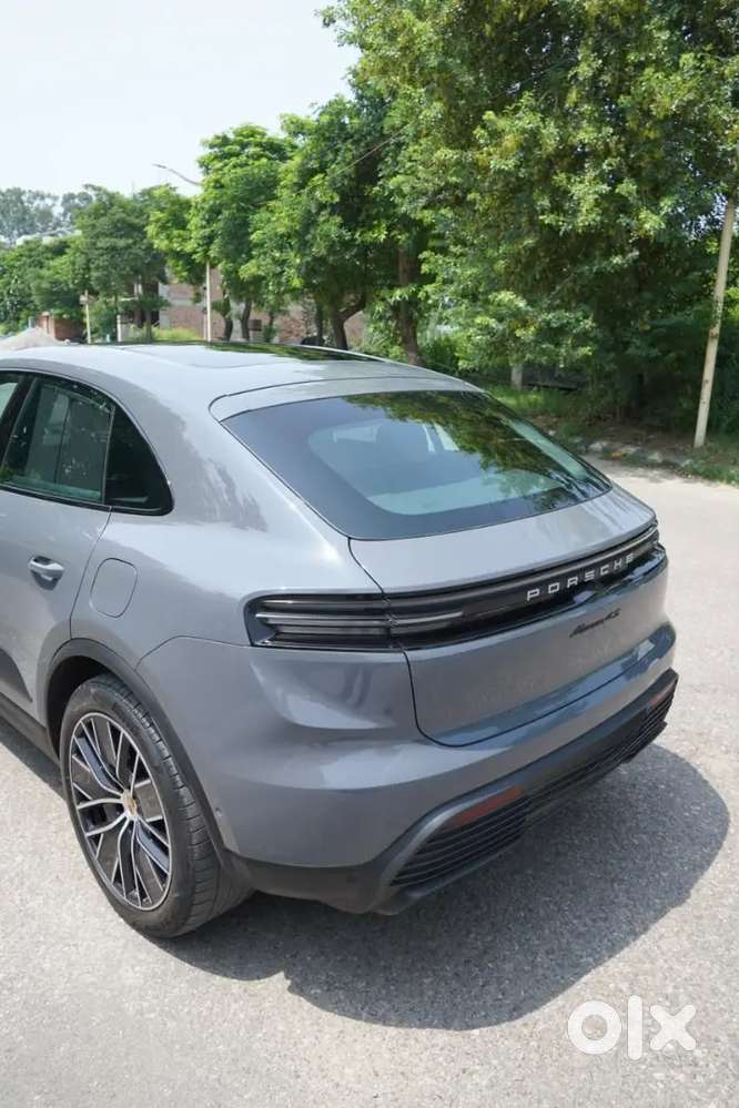 Porsche Macan Ev 4s  2025
