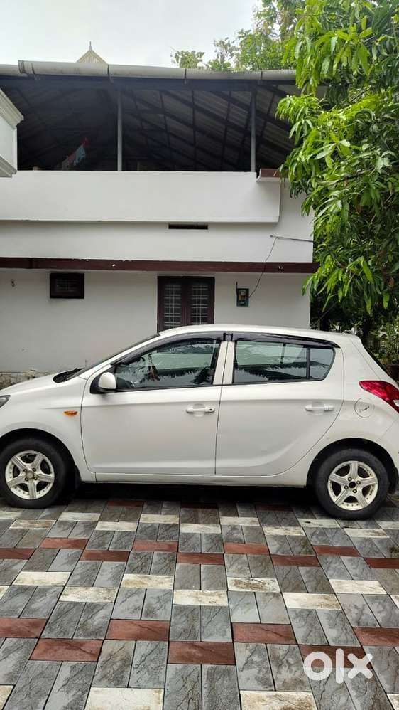 Less Km Drive I20 Diseal Full Cover Insurance