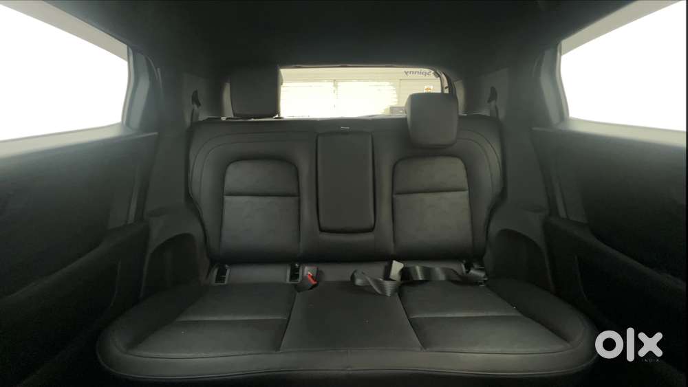 Tata Altroz 1.2 Xza Plus Dark Edition Dct, 2022, Petrol
