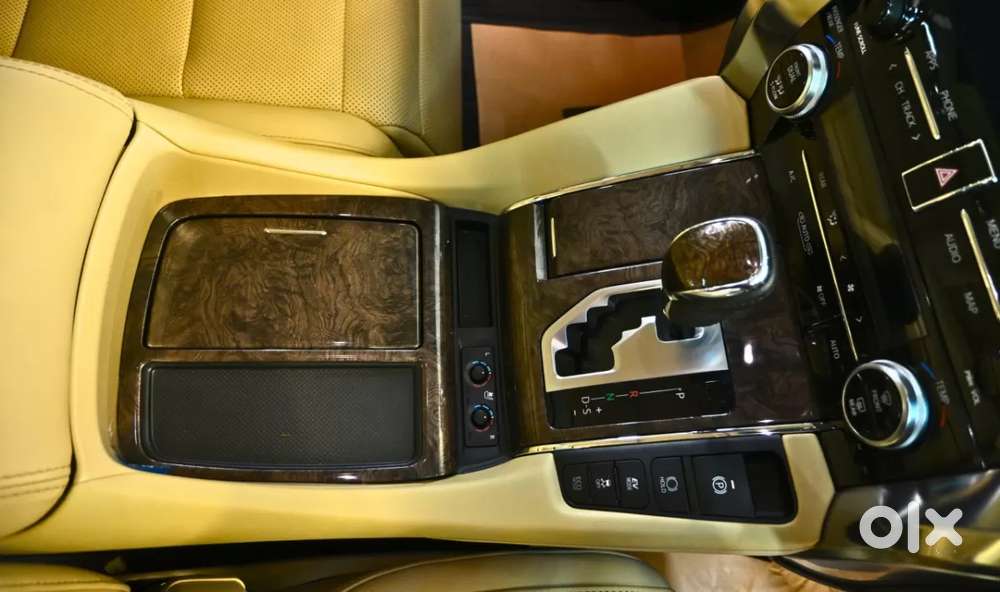 Toyota Vellfire, 2023, Petrol