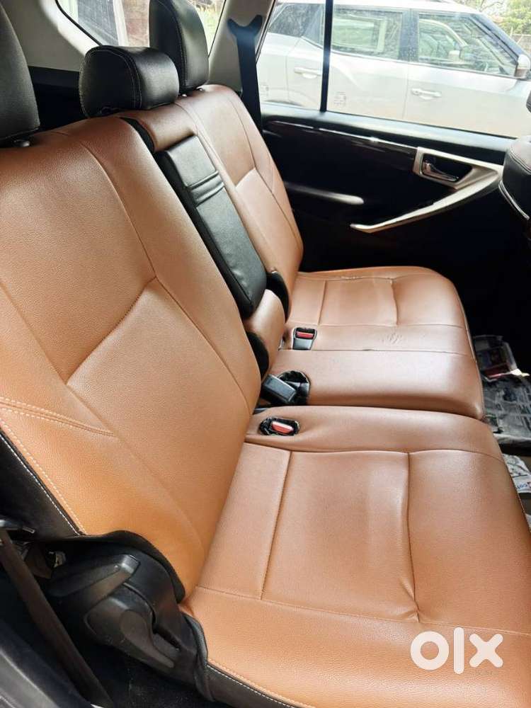 Toyota Innova Crysta 2.4 V 8 Str, 2016, Diesel