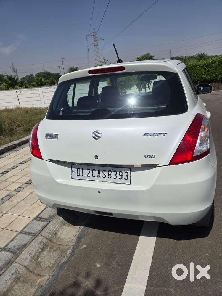 Maruti Suzuki Swift Vxi 1.2 Abs Bs-iv, 2014, Petrol