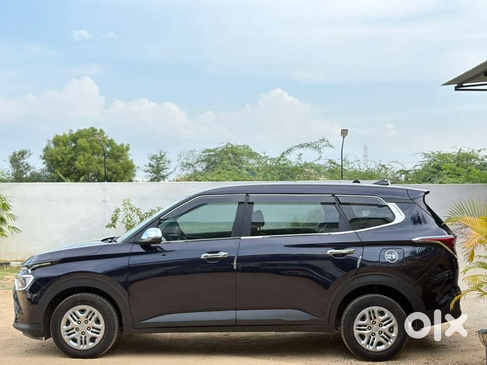 Kia Carens G 1.5 6mt Premium (o) 7-seater, 2024, Petrol
