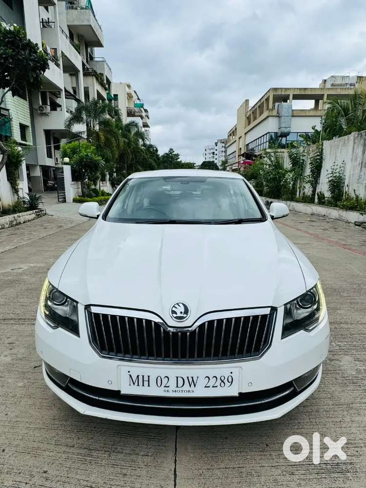 Skoda Superb 2015 Petrol 81000 Km Driven