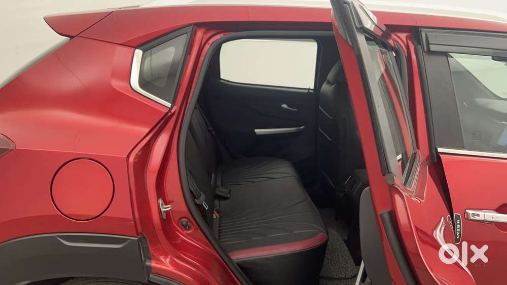 Nissan Magnite 1.0 Xv Premium, 2023, Petrol