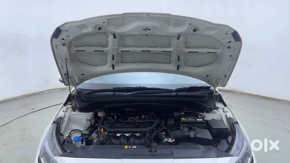 Hyundai New I20 1.2 Asta (o) Mt, 2023, Petrol