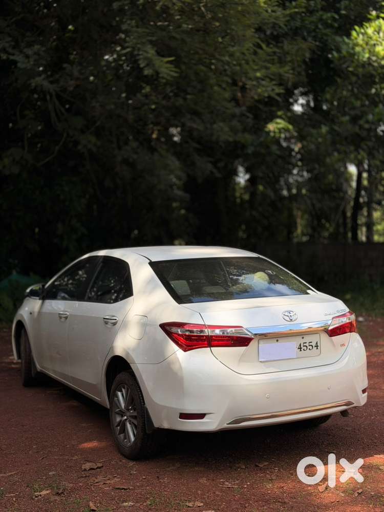 Toyota Corolla Altis Petrol 2015