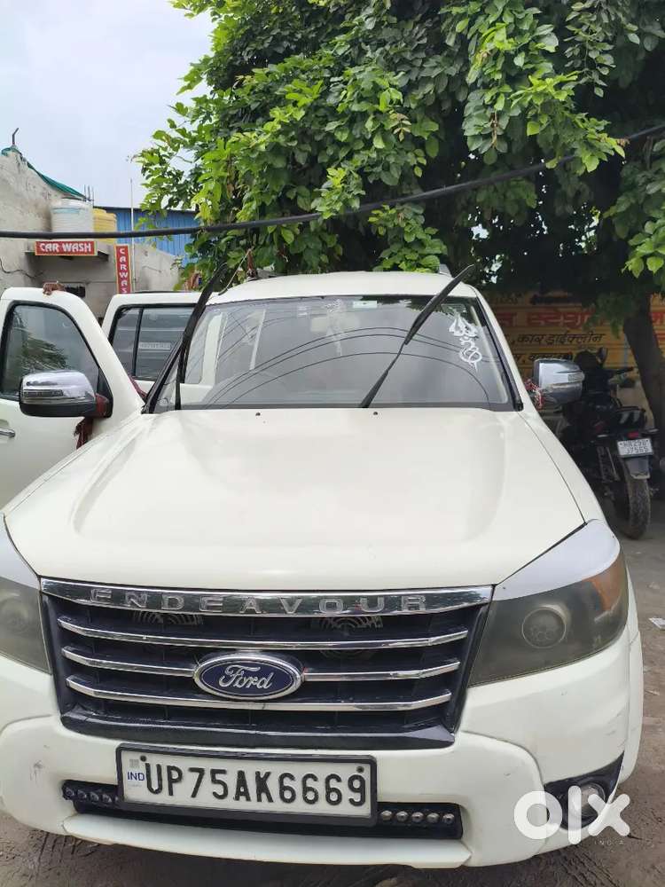 Make 2013 Ford Endeavour 2.5 2016