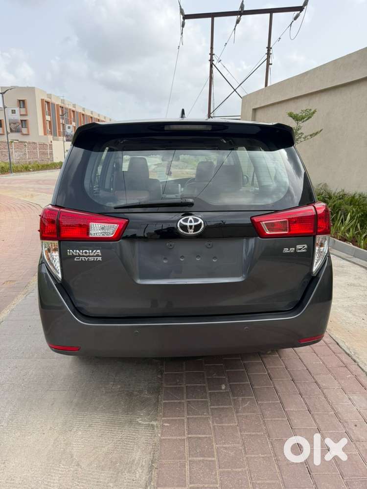 Toyota Innova Crysta 2016 Diesel Well Maintained