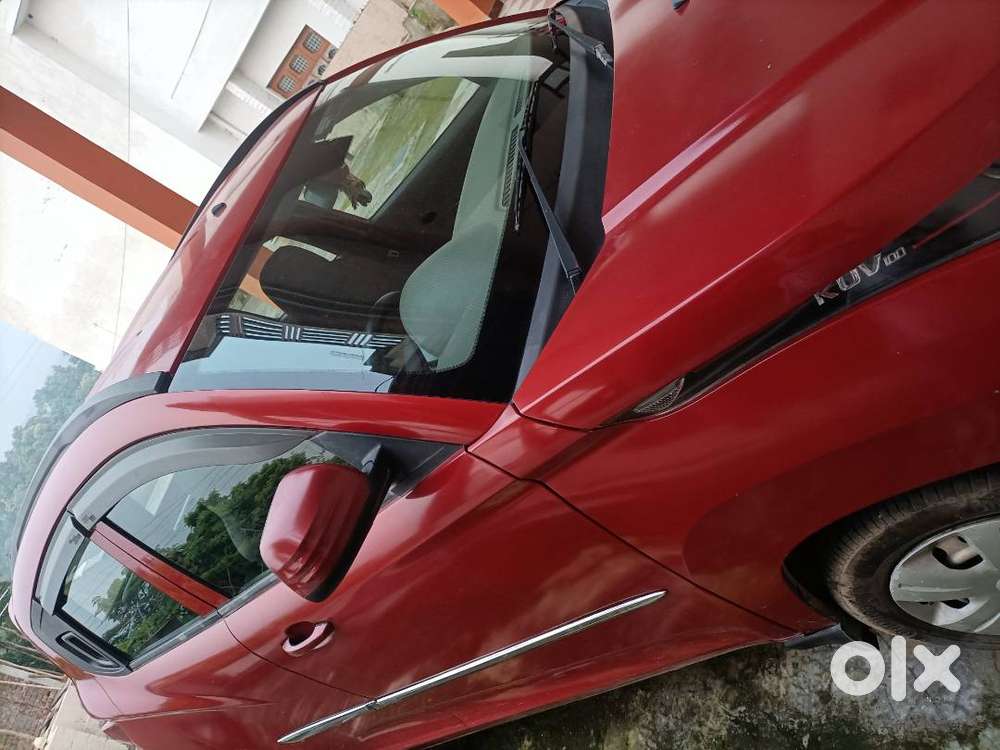 Mahindra Kuv 100 2017