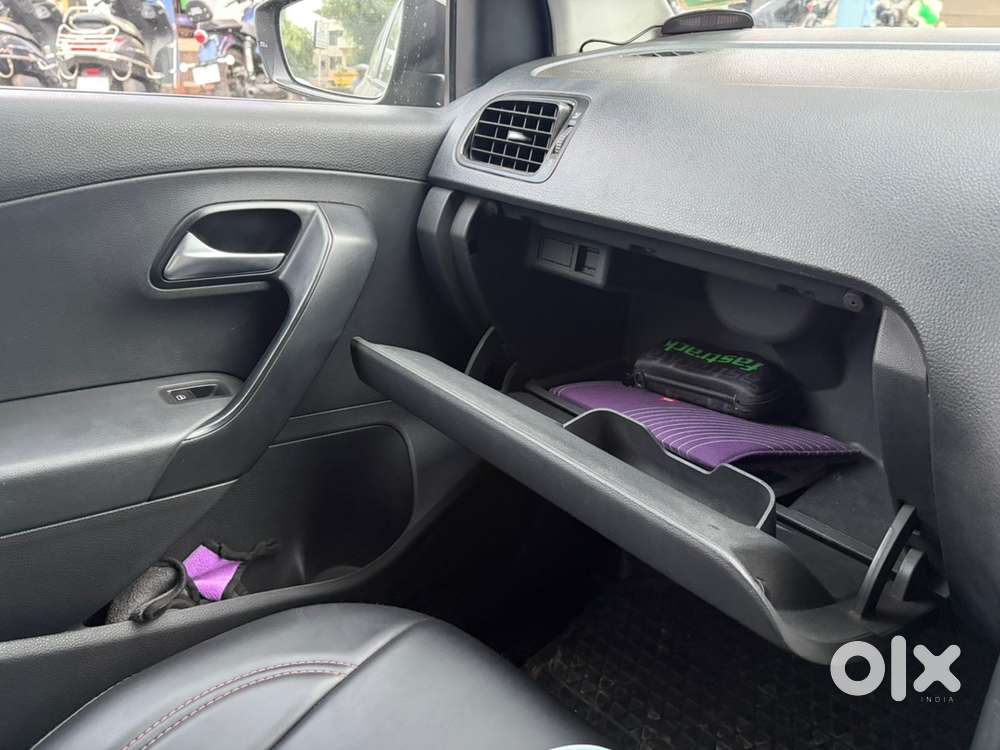 Volkswagen Polo Petrol 2016