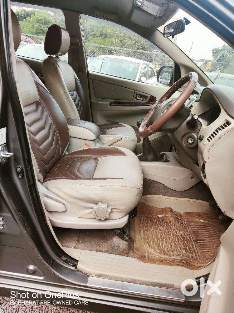 Toyota Innova 2.5 Vx (diesel) 8 Seater Bs Iv, 2012, Diesel