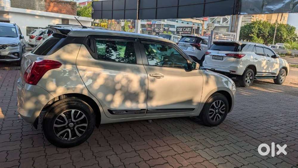 Maruti Suzuki Swift Vvt Vxi, 2021, Petrol