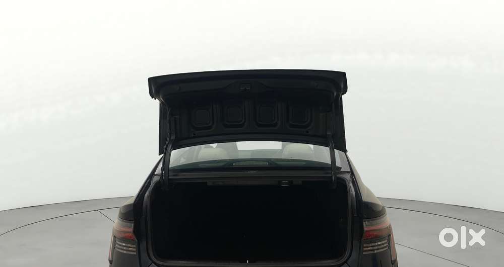 Hyundai Verna 1.5 Sx (o) Vtvt Ivt, 2023, Petrol