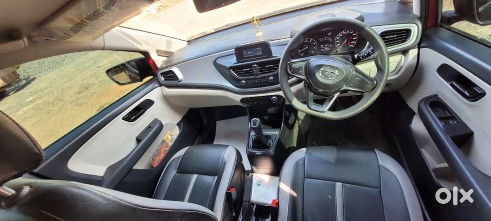 Tata Altroz 1.2 Xe Plus Petrol, 2022, Petrol