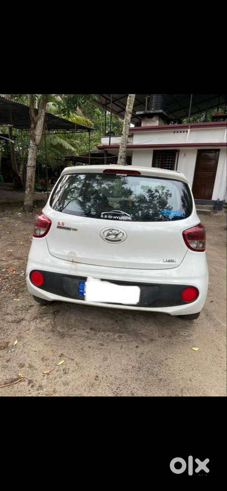 Hyundai Grand I10 2017 Diesel 100853 Km Driven