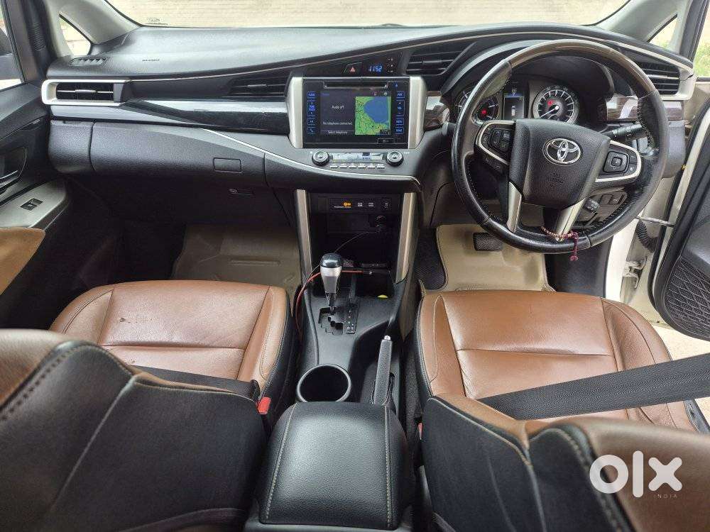 Toyota Innova Crysta 2.8z Automatic, 2016, Diesel