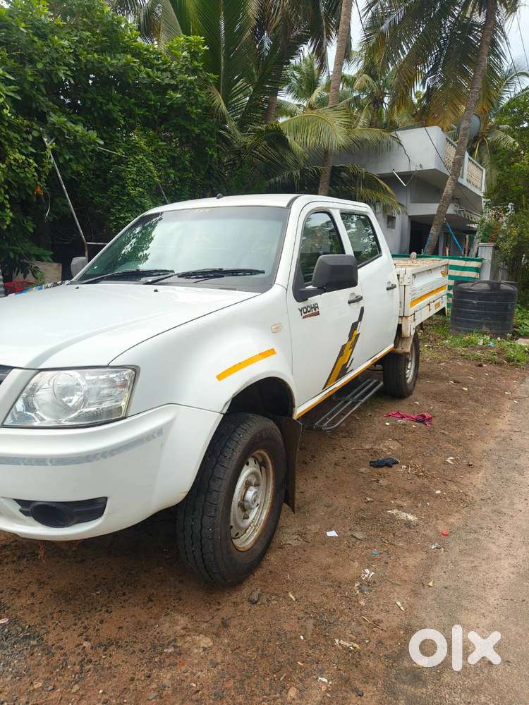 2022 Tata Xenon Crew