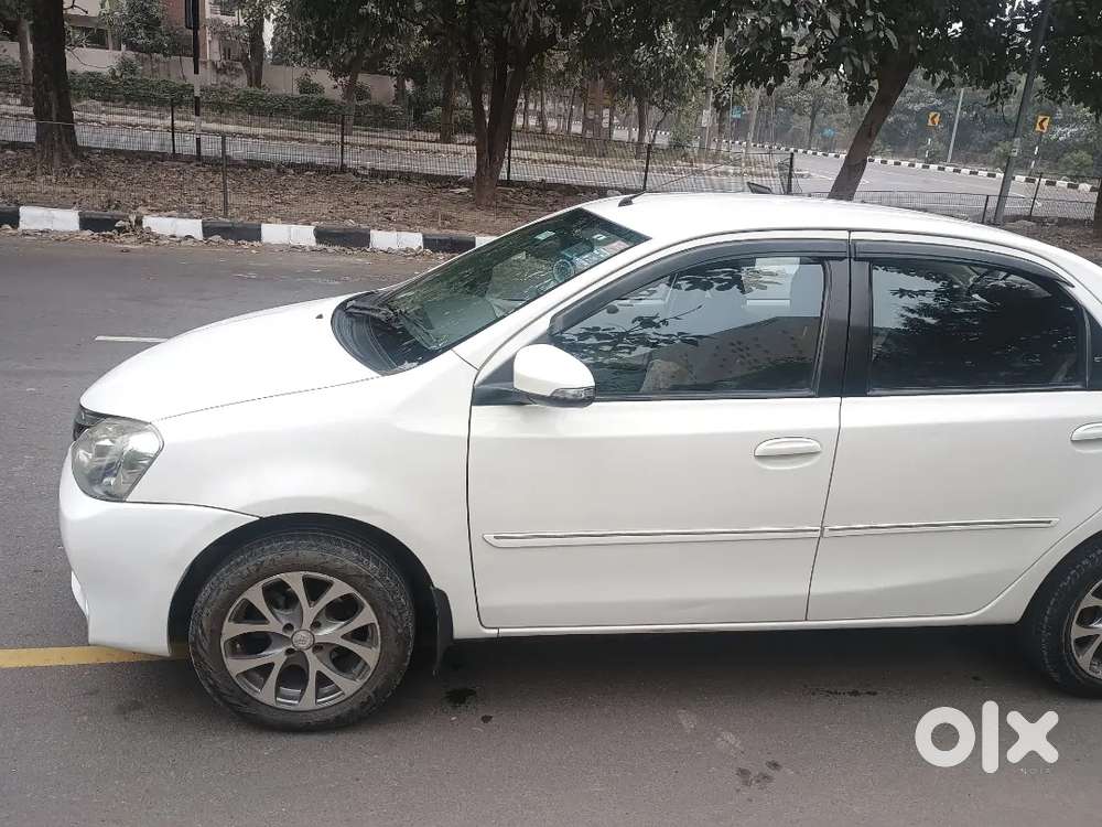 Well Maintained Only 72000 Km Driven Cng Fitted Car For Sale Year 2015